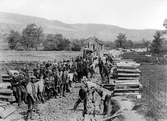 Construcción del Ferrocarril Lynton y Barnstable, c.1890-98